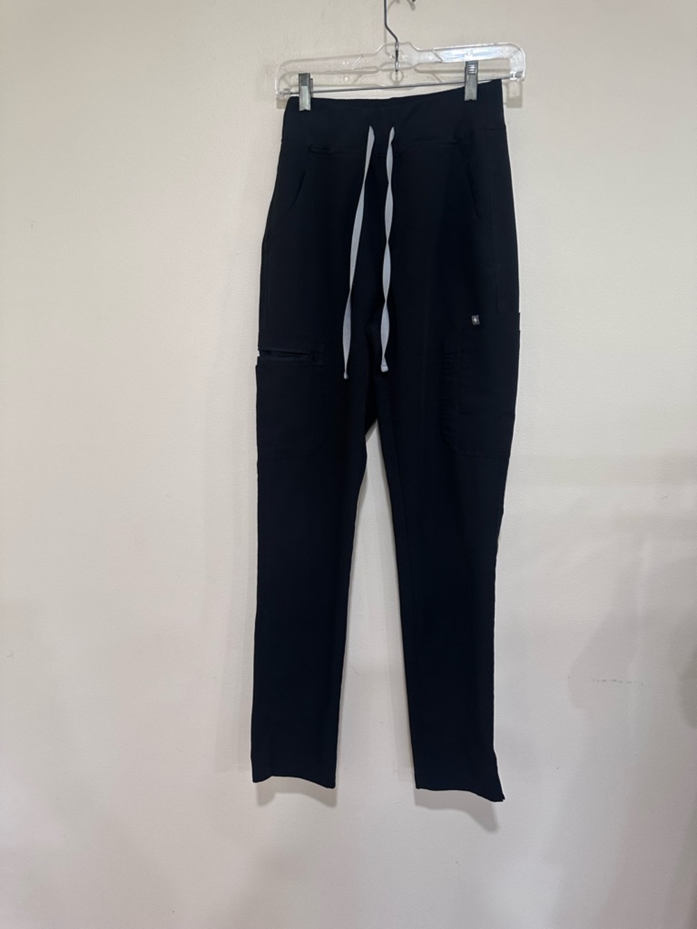 Figs Black women’s drawstring pants and top. Size XS - Picture 5 of 12